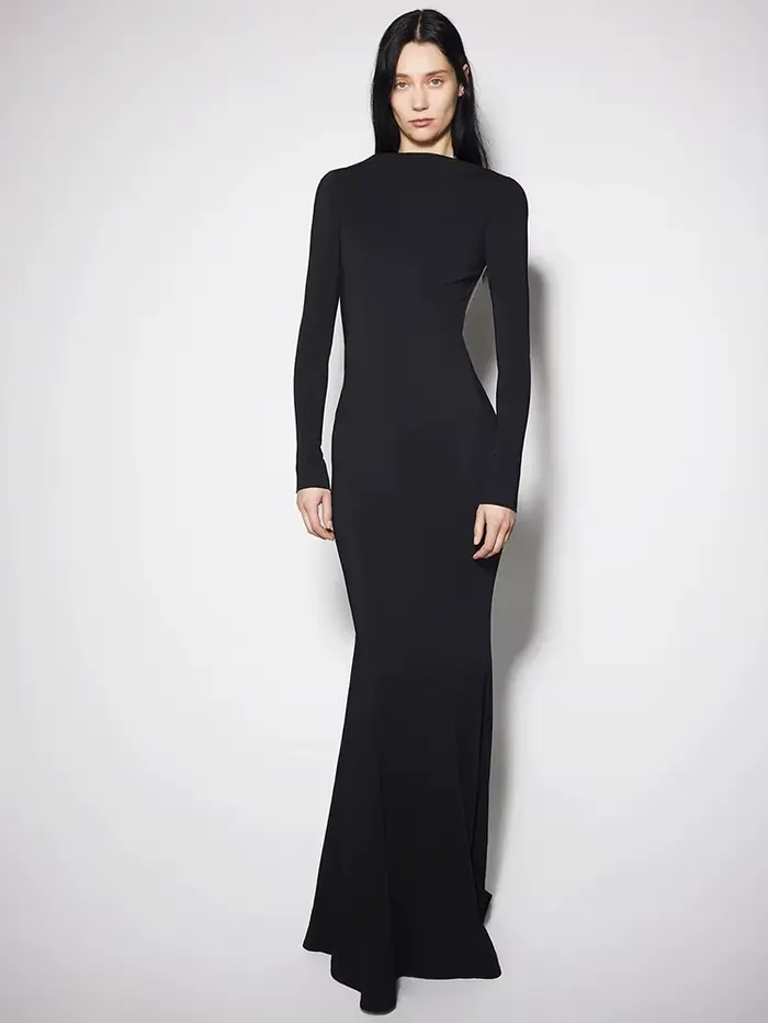 Robe longue noire élégante dos nu pour femme