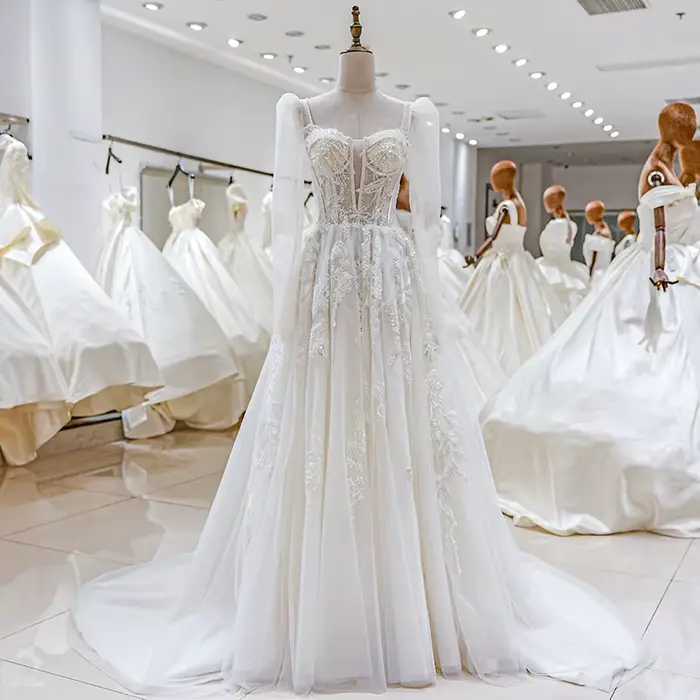 Robe de Mariée en Dentelle Personnalisée