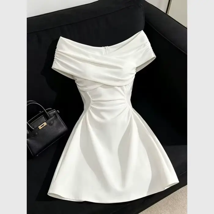 Robe courte vintage Y2K à manches courtes épaules dénudées élégante pour femme style rétro français mince ajustement pull-over occassions spéciales