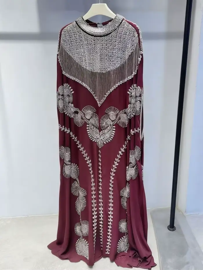 Robe de Soirée Musulmane de Luxe Caftan Marocain Brodée Perlée Grande Taille Manches Cape Pour Mariage Occasions Spéciales