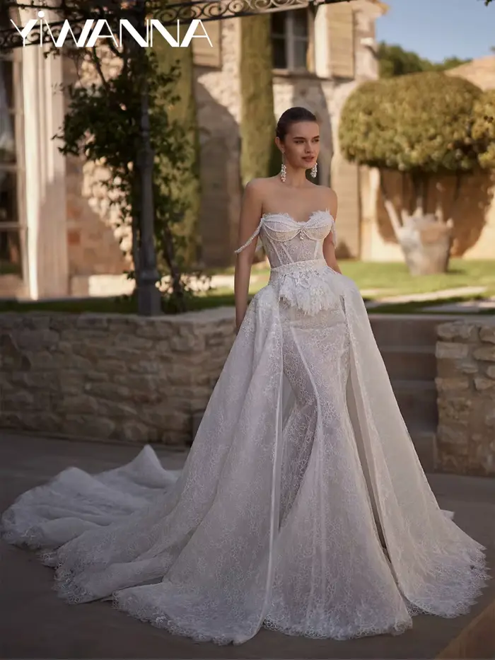 Robe de mariée sirène personnalisée avec traîne amovible en dentelle