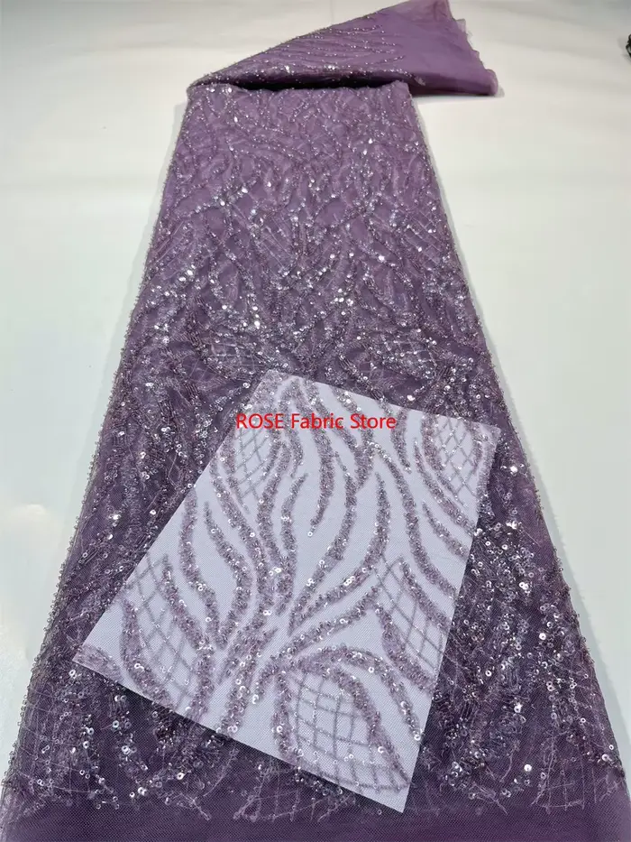 Tissu de dentelle africaine rose fait main avec perles et broderies de sequins