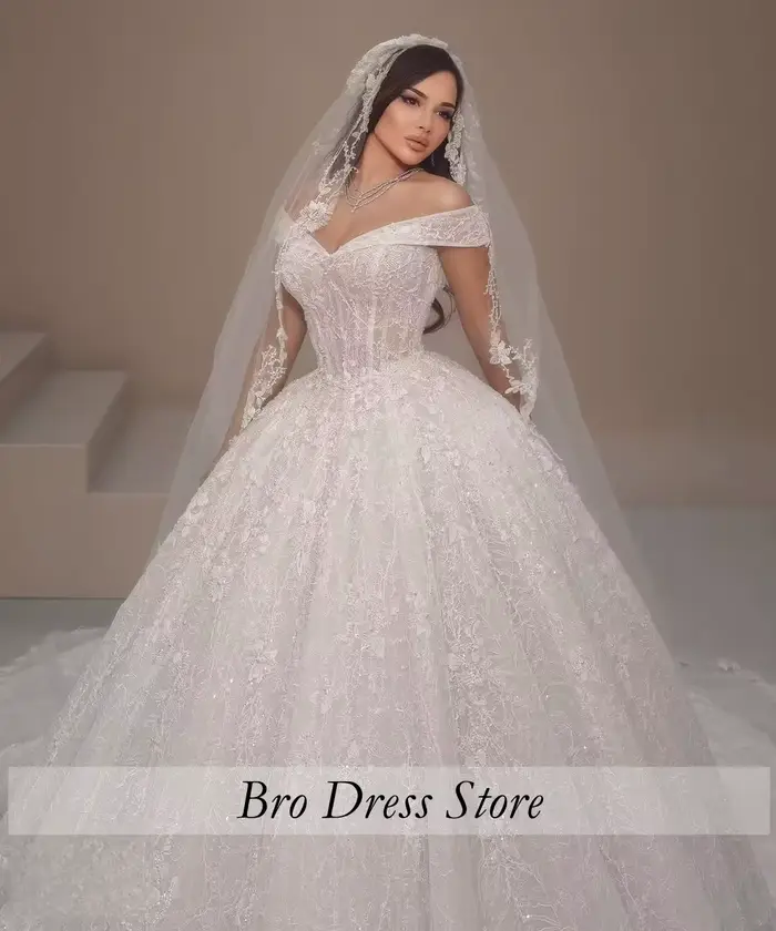 Robe de Mariée de Princesse Royale Personnalisée Épaules Dénudées Manches Longues Dentelle Luxe Occasions Spéciales