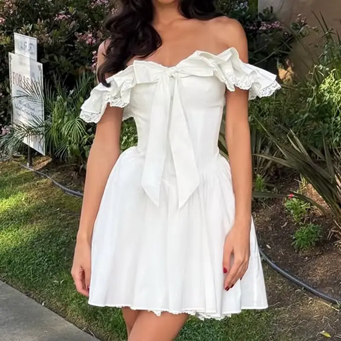 Robe à épaules dénudées épicée, Style vacances romantique français, nœud de désir pur, jupe bouffant