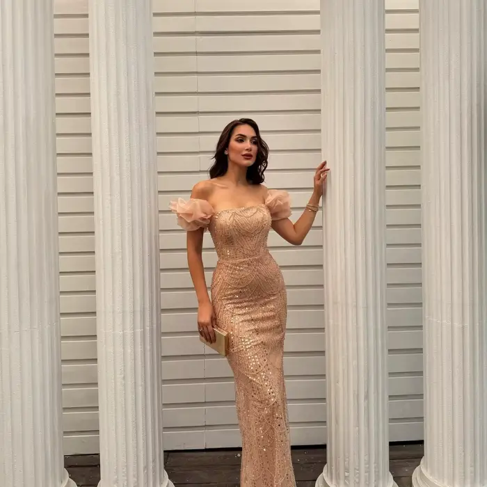 Bella personnalisé Blush rose épaules dénudées manches bouffantes pleine perlée élégante ajustée sirène Maxi robes de
