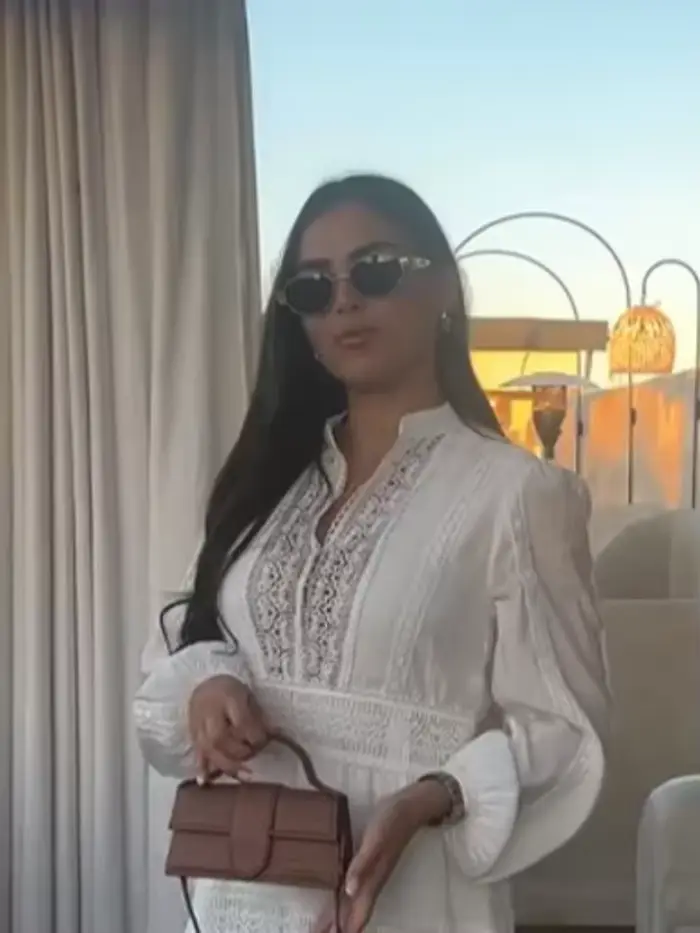 Robe longue ajourée en dentelle pour femmes