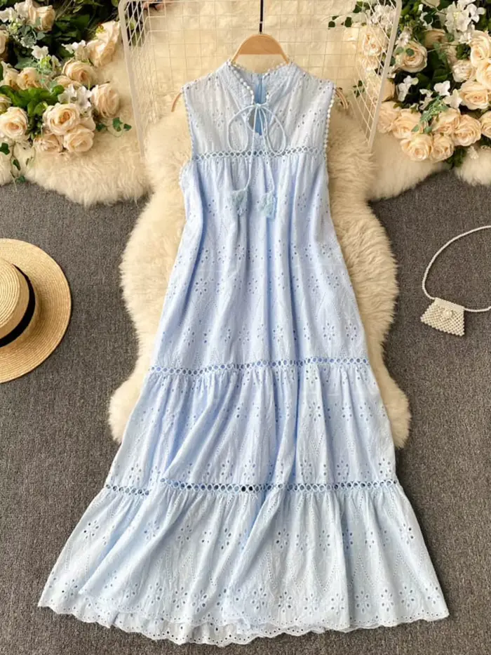 Robe mi-mollet style bohème pour femme, vêtement d'été uni à lacets, col en V, taille haute, broderie, sans manches, pour la plage et les vacances