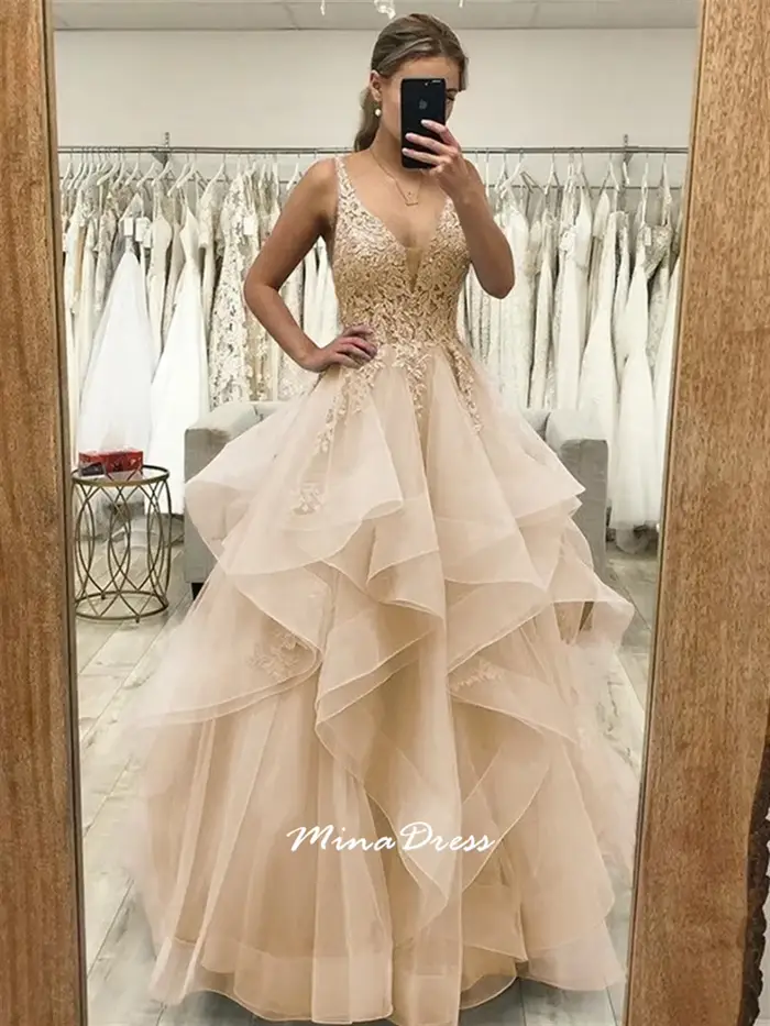 Robe de soirée Mina en dentelle et broderie dos nu sans manches pour femmes, élégante et personnalisable pour bal, gala et événements formels