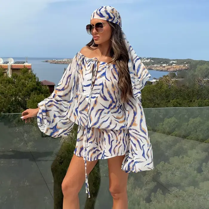 Mini-robe de plage à rayures imprimées en maille avec foulard