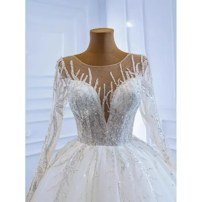 Robe de mariée sexy à col en V profond et manches longues
