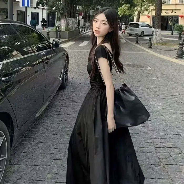 Robe longue noire ajustée de style français pour femmes