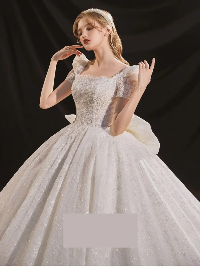 Nouvelle robe de mariée col carré élégante brodée ciel étoilé jupe