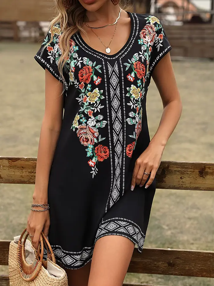 Robe noire à imprimé floral bohème col rond manches courtes style ethnique coupe ample mini-robe de vacances femme occassions spéciales