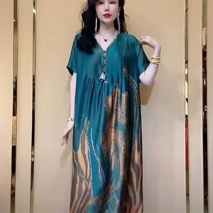 Robe longue en soie glacée pour femmes