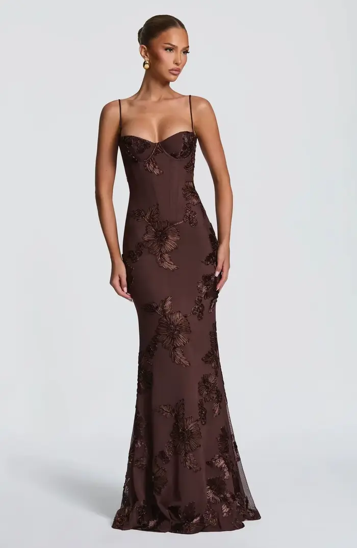 Robe de soirée élégante sans dos, couleur unie, style français, à fines bretelles, ornée de fleurs, 