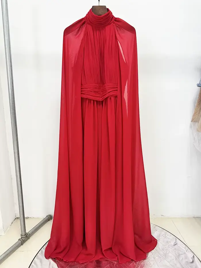 Robe de soirée rouge en mousseline de soie