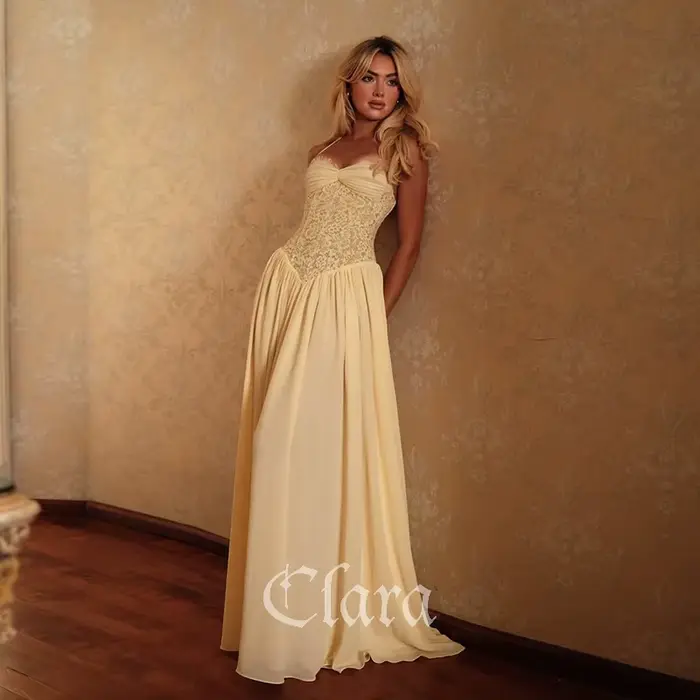 Robe de soirée simple en dentelle Clara, bretelles spaghetti, plissée, pour mariage et fête, coupe t
