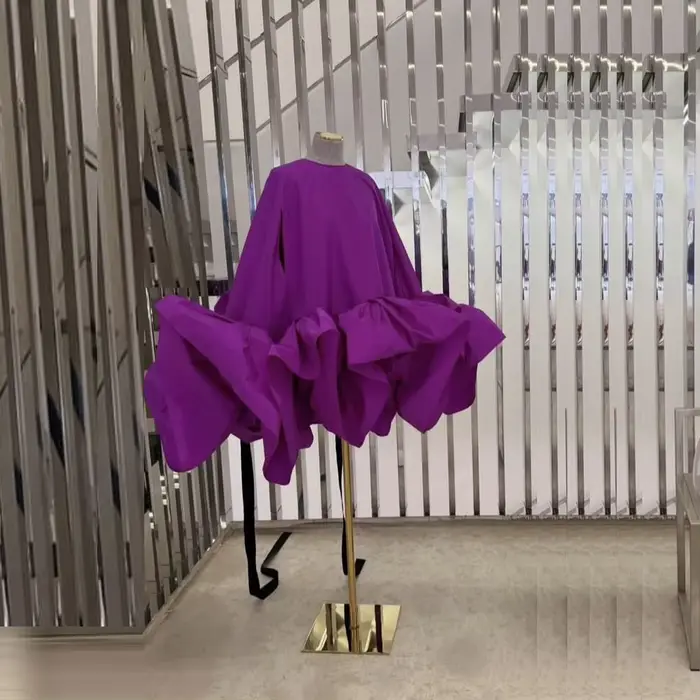 Robe de bal de Dubaï violette avec manches style cape oversize, en taffetas, longueur midi, drapée, 