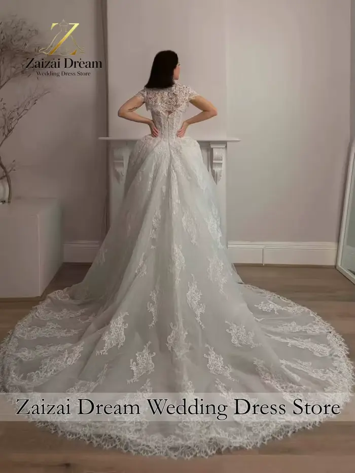 Robe de mariée élégante personnalisée en dentelle avec boléro