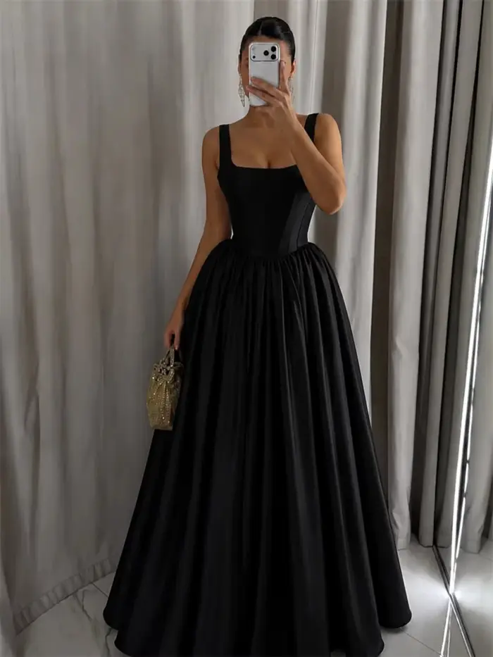 Robe de soirée longue noire transparente sur mesure pour occasions spéciales