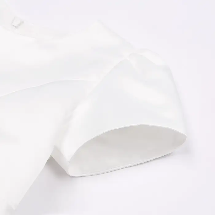 Robe blanche et impeccable