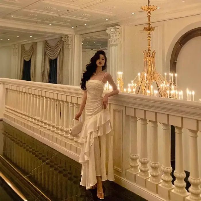 Robe de Soirée Élégante Camisole Sans Manches à Bretelles Coupe Sirène Taille Cintrée Volants Polyvalente Occasions Spéciales
