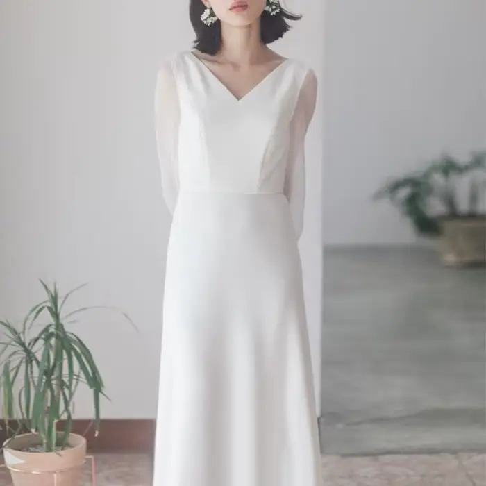 Robe de Mariée Légère en Satin à Col en V