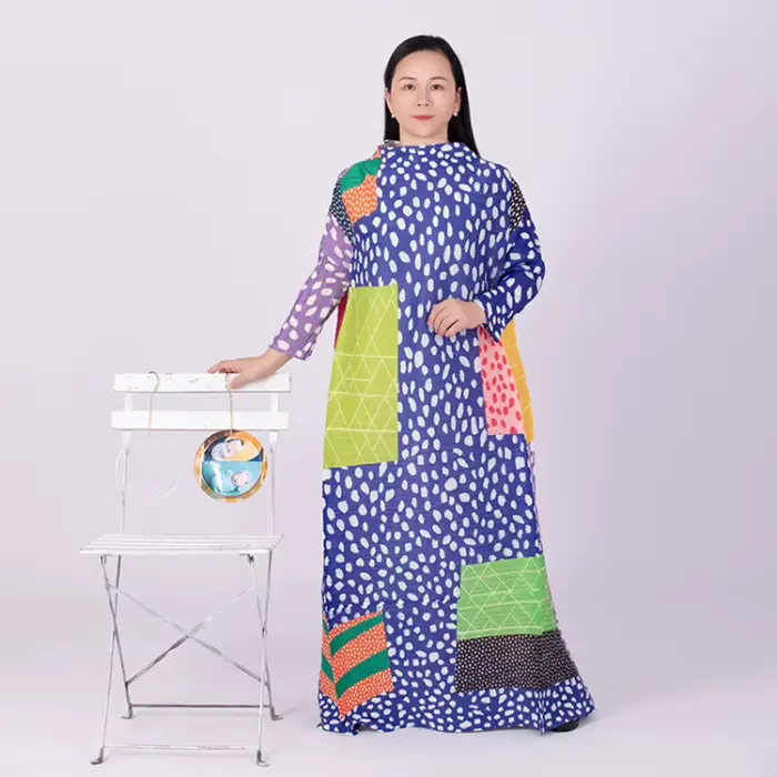 Robe plissée léopard à manches longues et col rond pour femmes