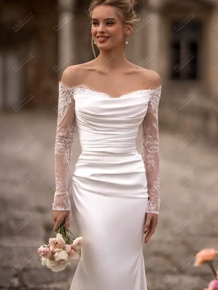 Robe de mariée sexy en satin avec appliques en dentelle