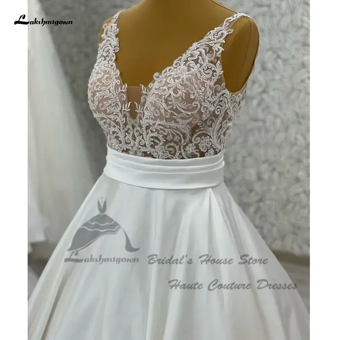 Robe de mariée Lakshmigown en satin doux avec col en V et décoration en appliques perles et dentelle pour femmes occasions spéciales mariage cérémonie de gala