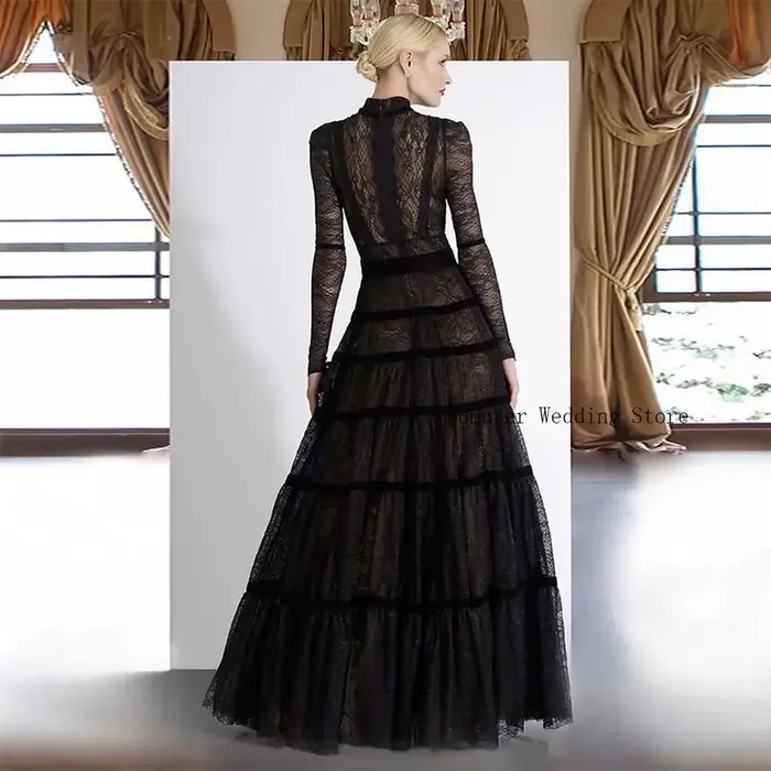 Robe de soirée en dentelle noire