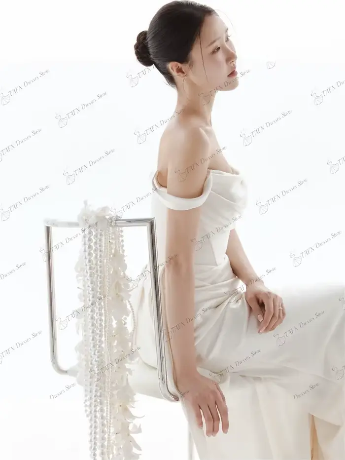 Robe de mariée sirène élégante en satin sans bretelles