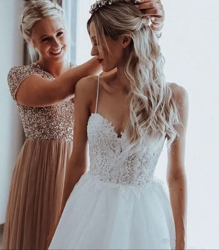 Robes de mariée bohèmes dos nu 2026 sexy à fines bretelles coupe trapèze pour l'été et la plage avec