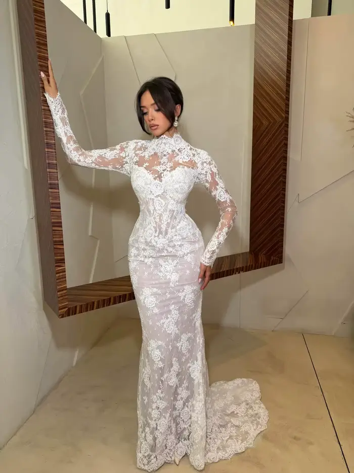 Robe de mariée sirène à col montant et manches longues