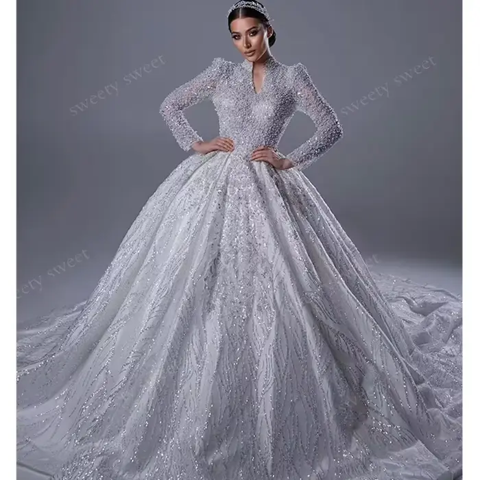 Robe De mariée luxueuse entièrement perlée