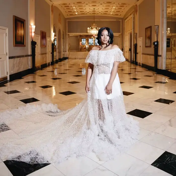 Robe de mariée en dentelle complète et chemise de nuit pour la photographie