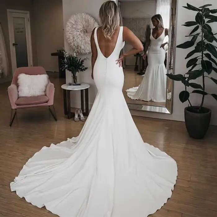 Robes de mariée sirène 2026 Femmes Élégantes Sans manches Blanc Vestidos De Novia Simple Boho Satin Longue Sexy Col en V