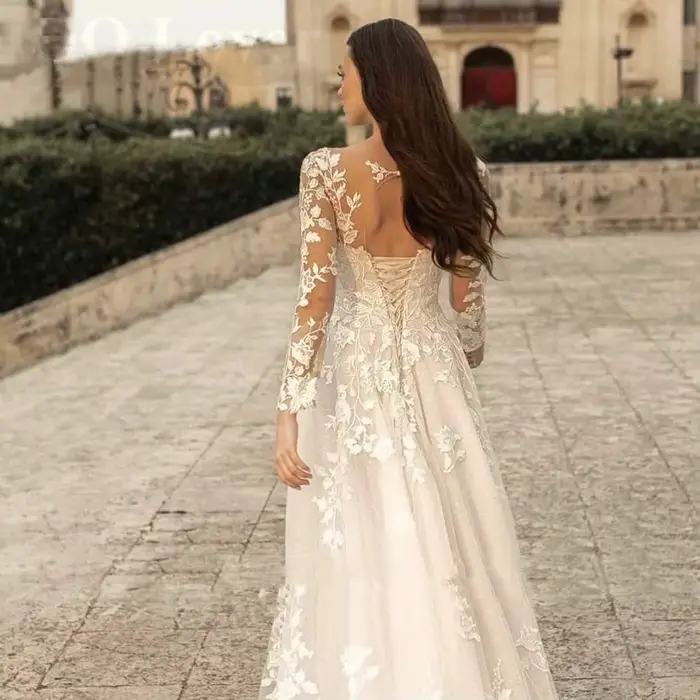 Robes de mariée à col rond personnalisées