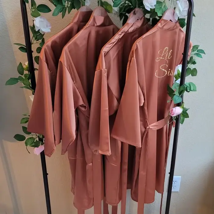 Robe de demoiselle d'honneur personnalisée en polyester décontractée avec col en V pour femmes seniors, mariage, cérémonie, gala et occasions spéciales