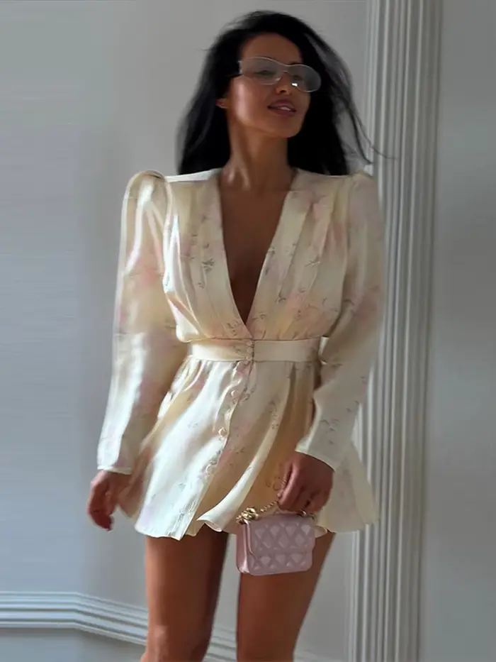 Robe élégante imprimée pour femme, manches longues, taille cintrée avec ceinture, collection Printemps-Été 2026, idéale pour les vacances et les occasions spéciales