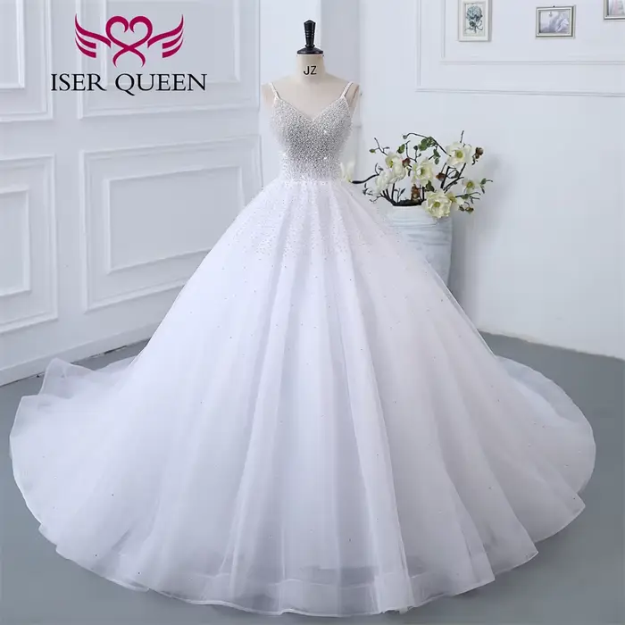 Robe de mariée de luxe personnalisée avec perles et perles brodées, nouvelle collection Europe 2026,