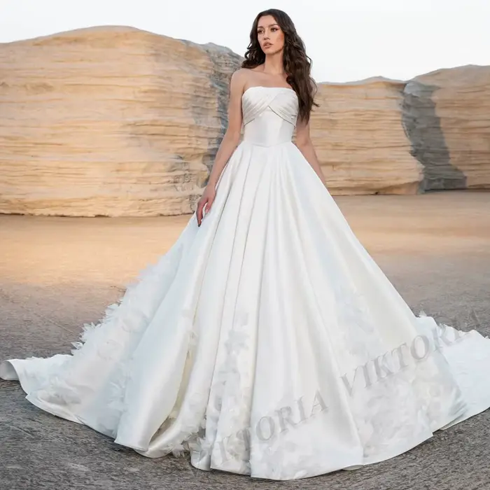 VIKTORIA Elegant Satin Wedding Dresses for Women A-line Strapless Pleat Appliques Court Train Vestid