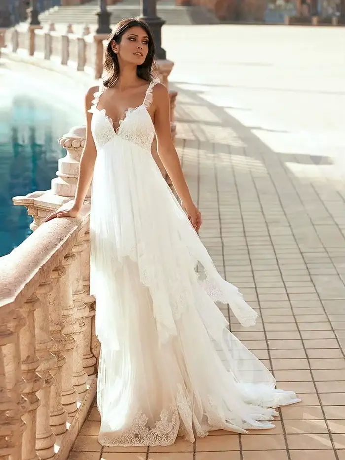 Robes de mariée empire charmantes personnalisées en dentelle 2025