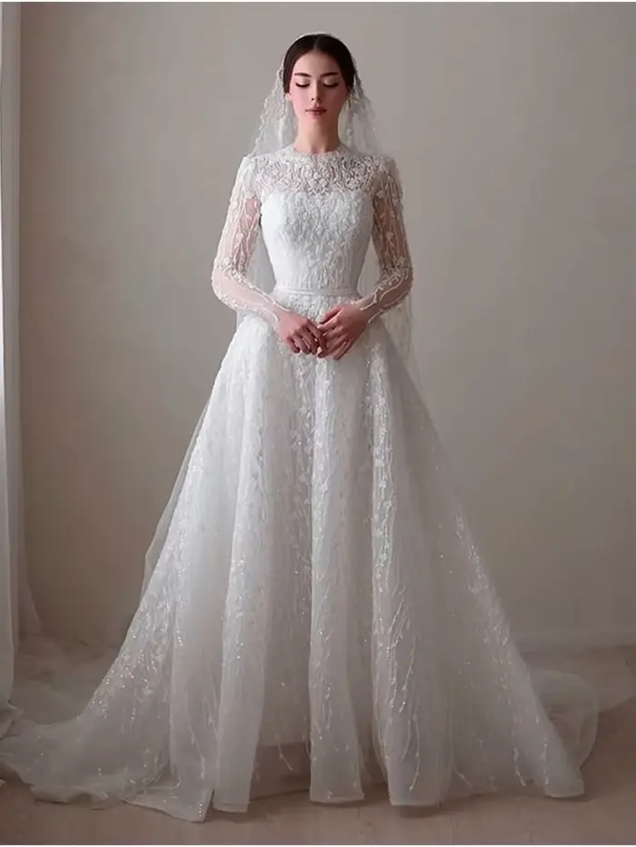 Robe de mariée en organza perlé avec broderie et dentelle, ligne classique, col haut, manches longues, occasion spéciale, luxe, mariage, gala