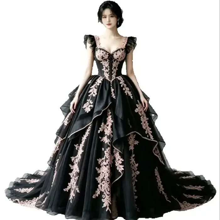 Robe de mariée gothique rose victorienne à volants et manches courtes