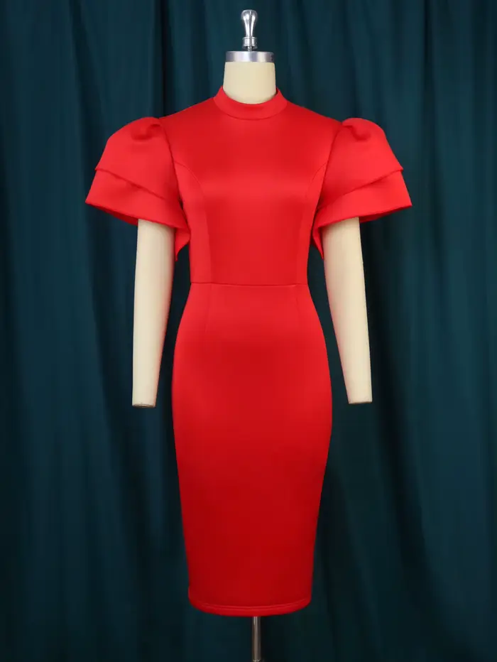 Robe de cocktail à manches évasées et col montant