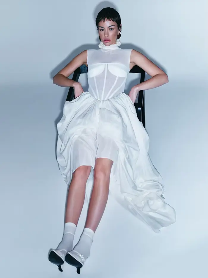 Robe d'illusion blanche transparente élégante avec jupe en tulle sans manches col roulé pour femmes occasions spéciales soirées de gala mariage
