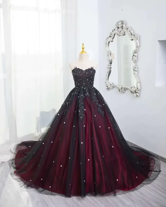 Robe de Quinceanera en polyester classique avec détails en dentelle et perles pour femmes, pour célébrer l'occasion spéciale de leur vie