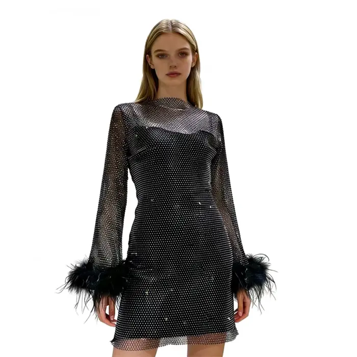 Robe d'anniversaire de luxe pour femme noir style élégant coupe crayon sans manches avec plumes et soie pour occasion estivale
