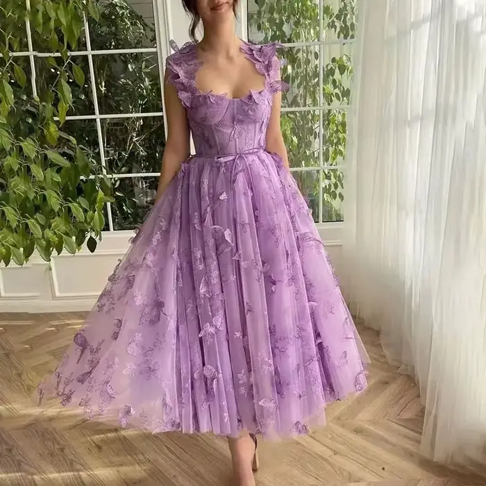 Robe sans manches en polyester avec dentelle pour femmes, silhouette fluide, col en V, disponible en plusieurs couleurs pour toutes les occasions estivales